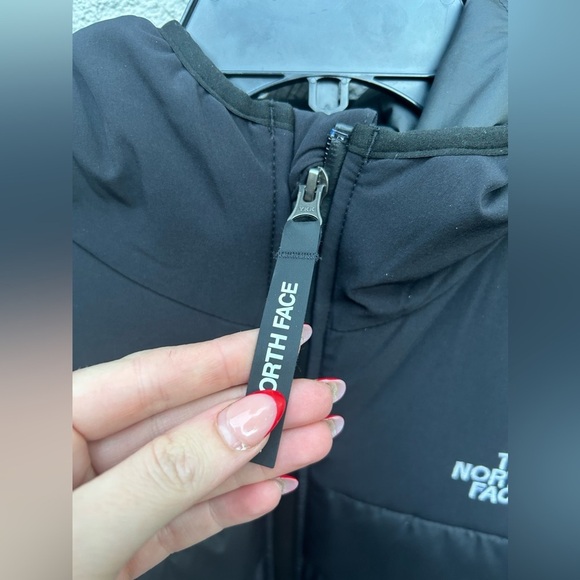 The North Face Synth II Insulated Jacket in Black - Picture 5 of 13